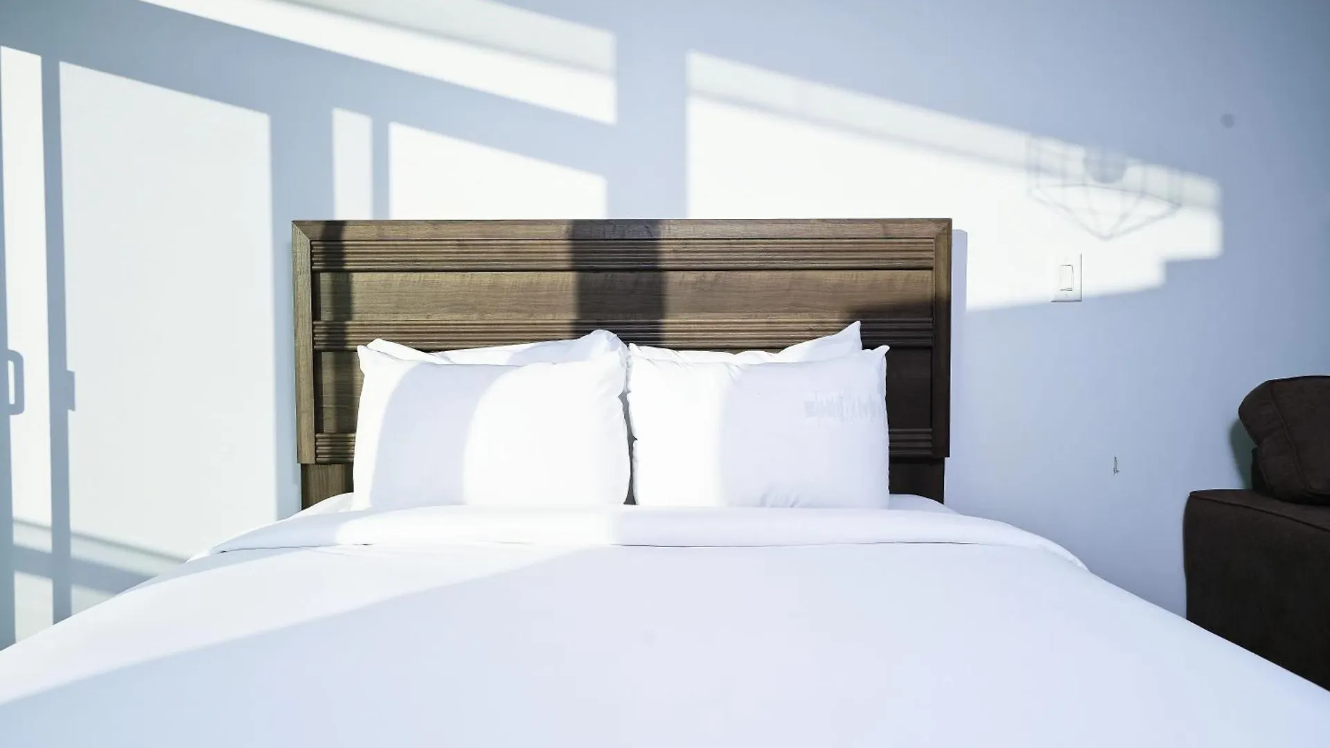 Rivetstays - The York Toronto Canada